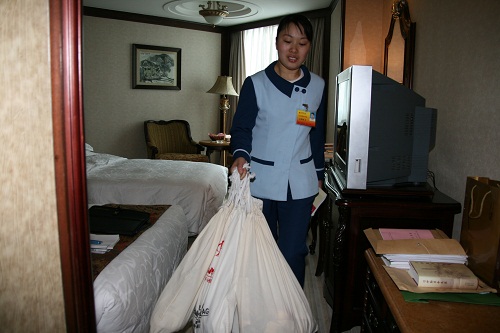 河南大厦客房部精心为代表服务