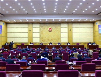 河南省十三届人大常委会第八次会议开幕