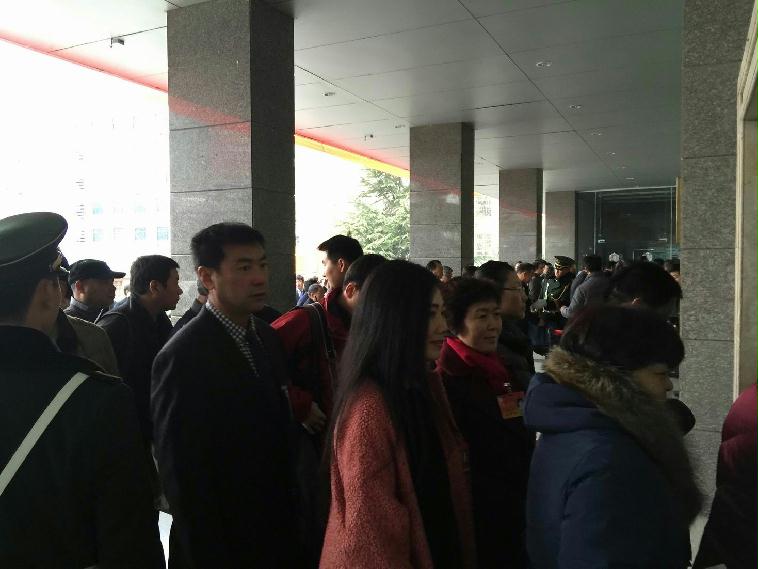 28日第一次大会 会场内外